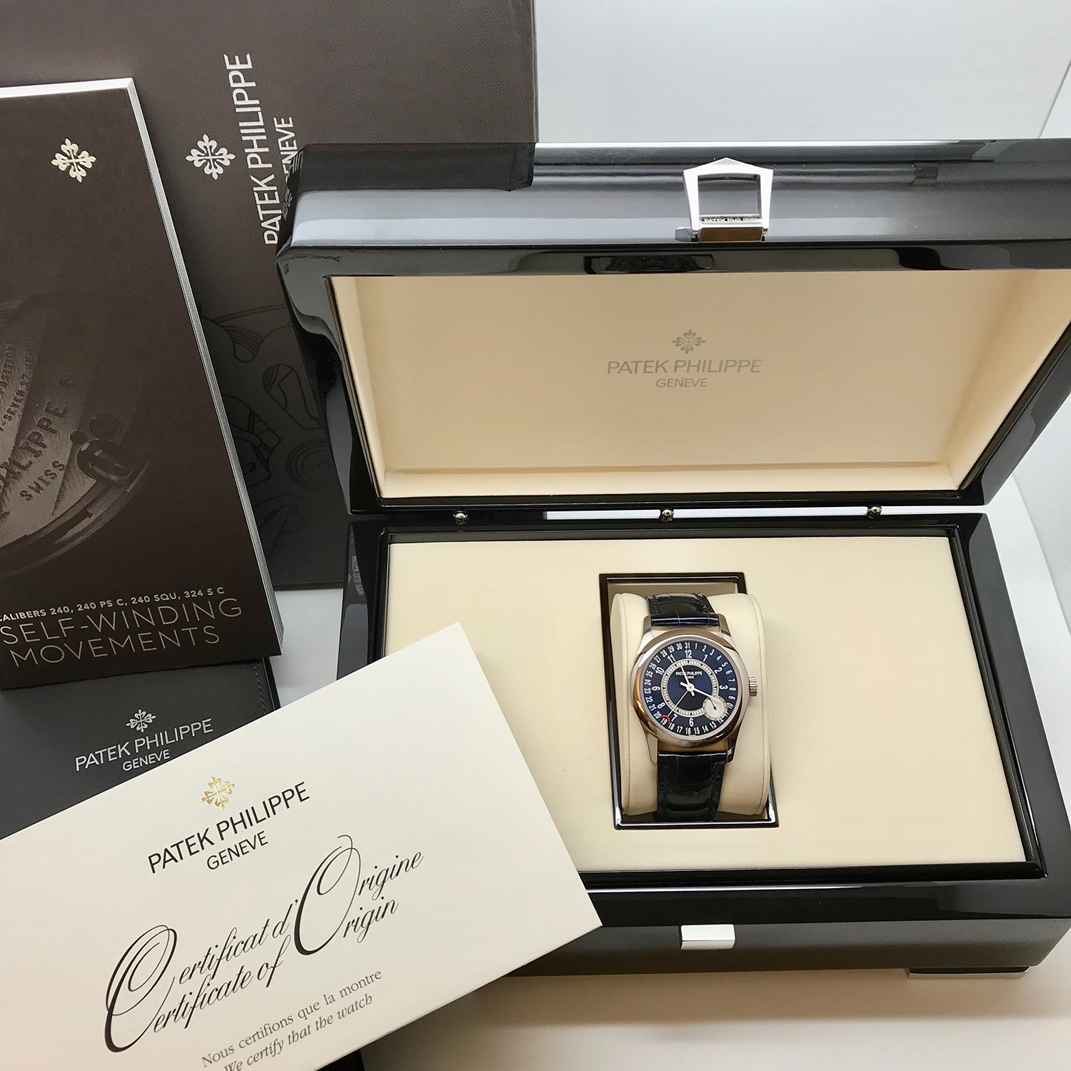 Patek Philippe Calatrava 6000G-012 patek-philippe-6000G-blu-14