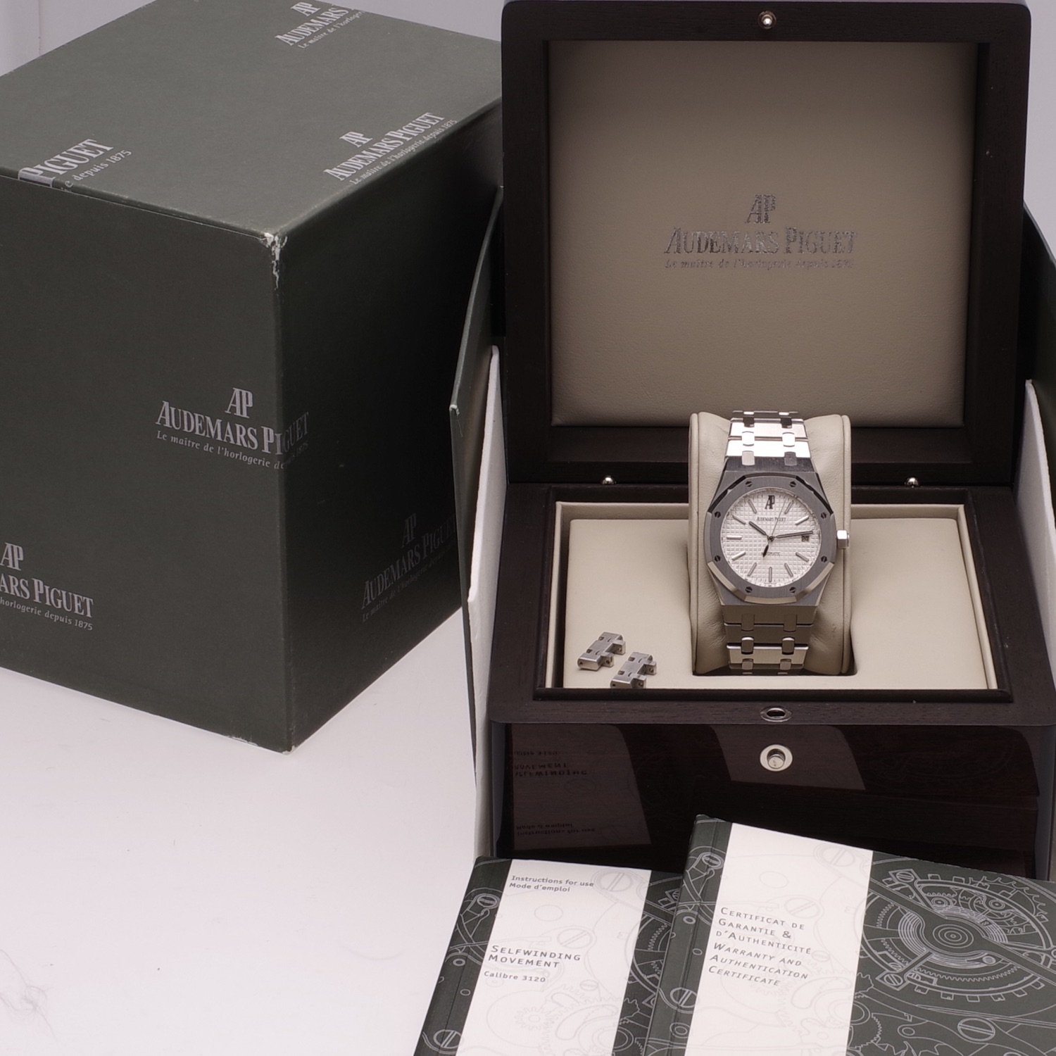 Audemars Piguet Royal Oak 15300ST 39mm Full Set audemars-piguet-royal-oak-15300-9