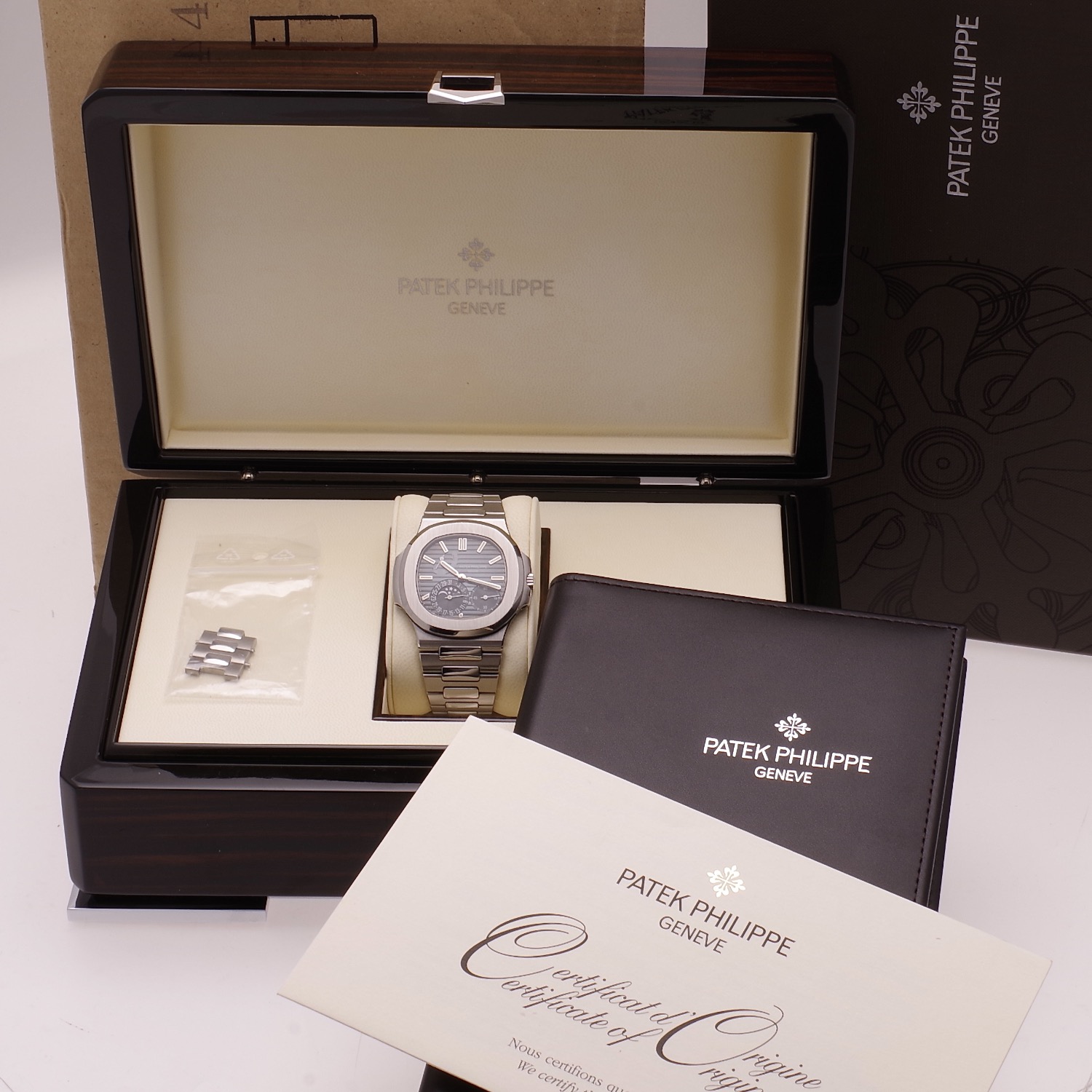 Patek Philippe Nautilus 5712/1A-001 2010 patek-philippe-nautilus-5712-acier-9