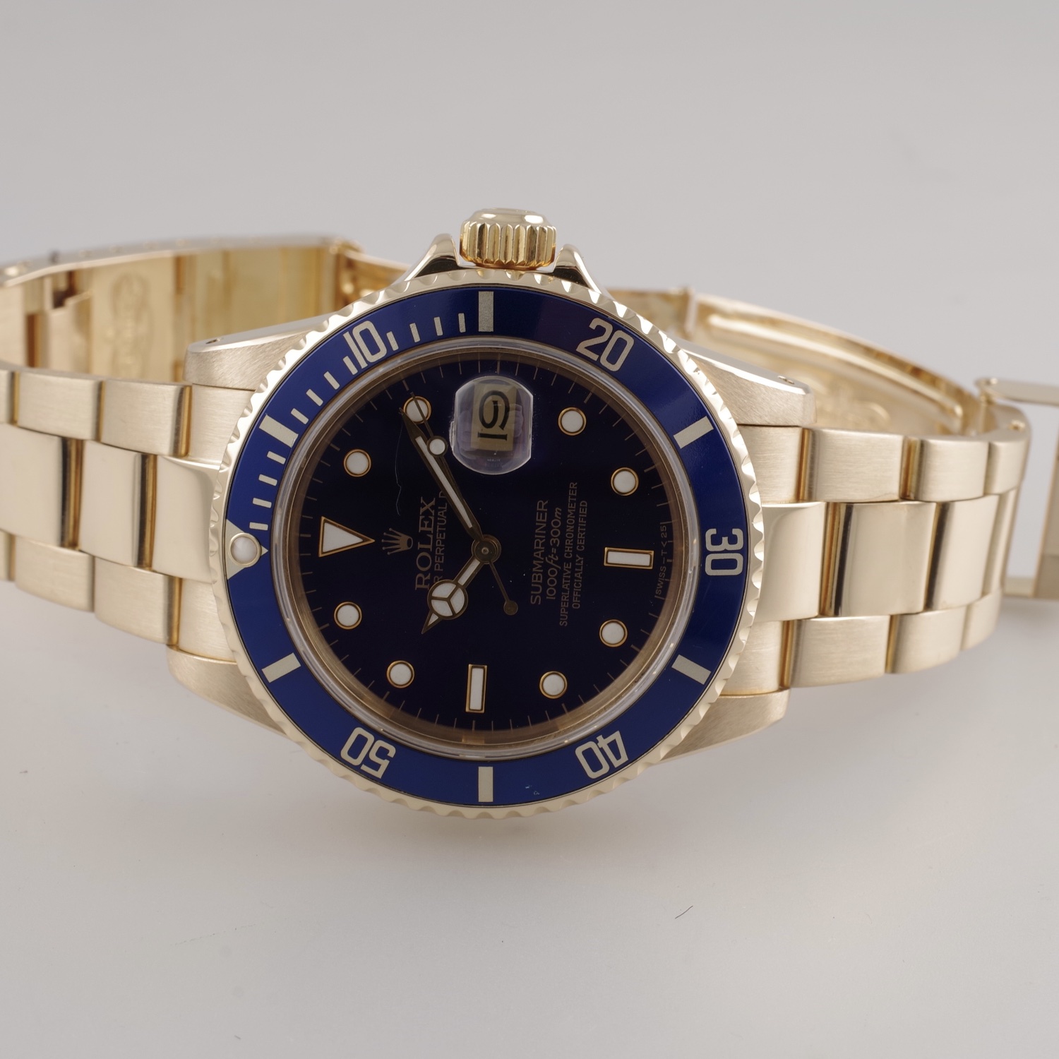 Rolex Submariner 16808  18K yellow gold 1981 tritium dial rolex-submariner-16808-2