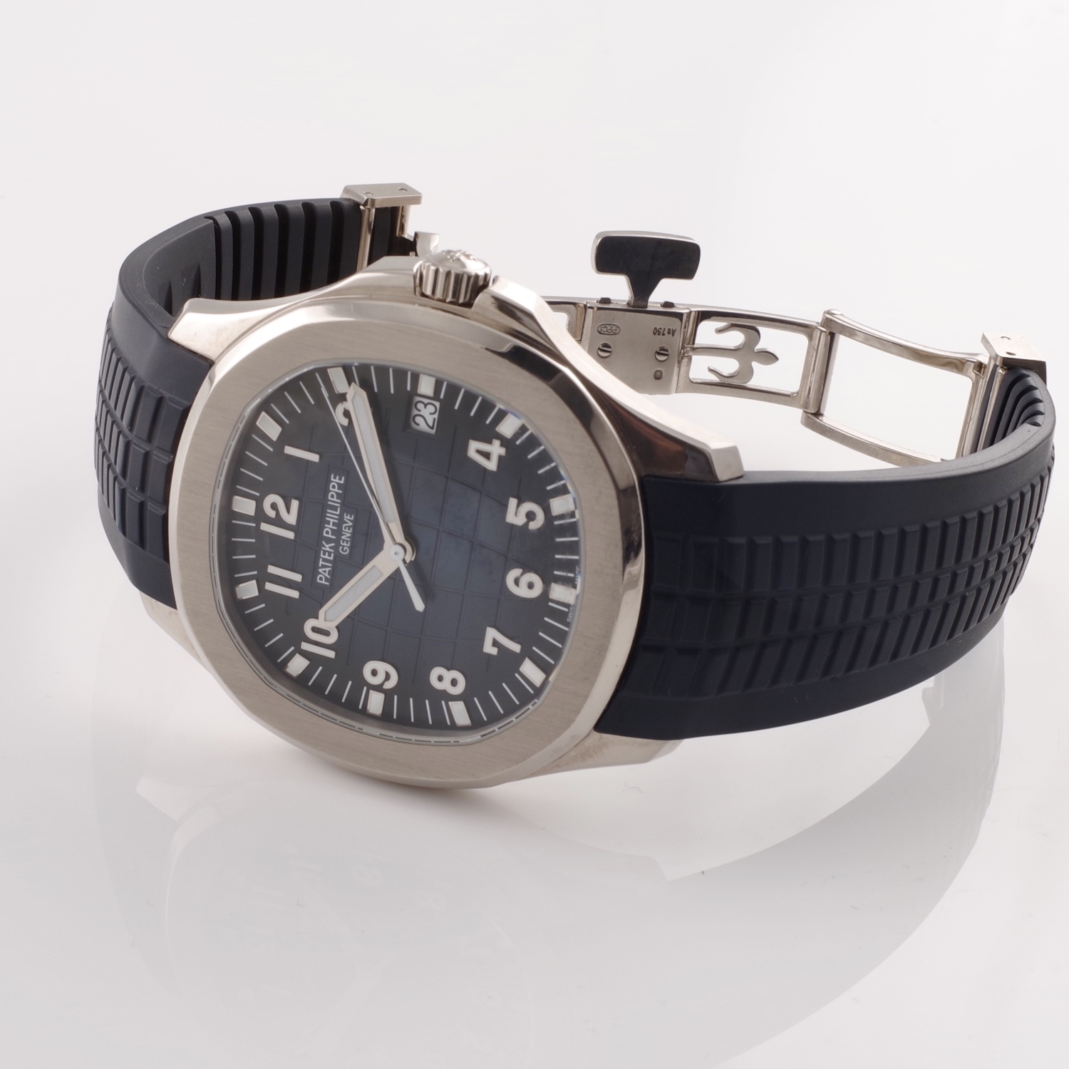 Patek Philippe Aquanaut 5168G-001 18k white gold blue dial patek-philippe-aquanaut-5168G-2