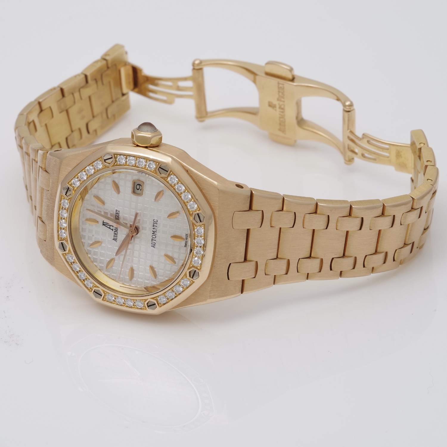 Audemars Piguet Royal Oak 77321 Lady Diamond bezel audemars-piguet-royal-oak-77321OR-2